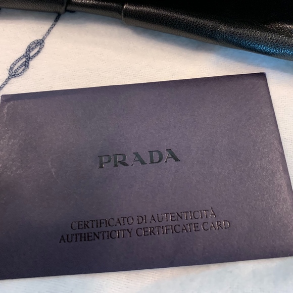 Prada clutch! - Picture 4 of 4